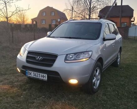 Серый Хендай Санта Фе, объемом двигателя 2.19 л и пробегом 190 тыс. км за 9800 $, фото 1 на Automoto.ua