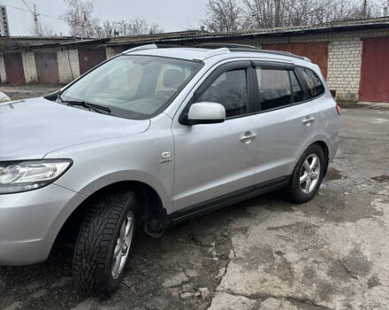 Серый Хендай Санта Фе, объемом двигателя 2.19 л и пробегом 170 тыс. км за 10500 $, фото 2 на Automoto.ua