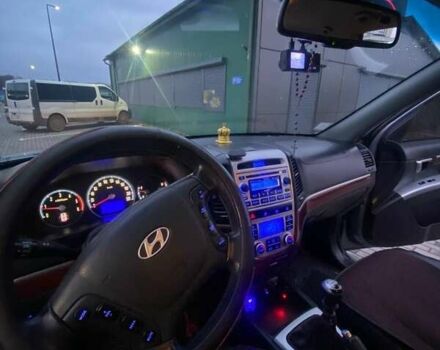 Серый Хендай Санта Фе, объемом двигателя 2.2 л и пробегом 264 тыс. км за 9800 $, фото 5 на Automoto.ua