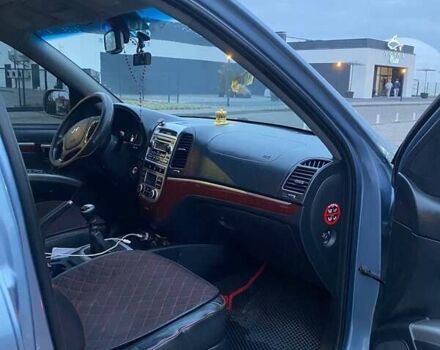 Серый Хендай Санта Фе, объемом двигателя 2.2 л и пробегом 264 тыс. км за 9800 $, фото 2 на Automoto.ua