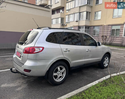 Серый Хендай Санта Фе, объемом двигателя 2.2 л и пробегом 274 тыс. км за 8600 $, фото 7 на Automoto.ua