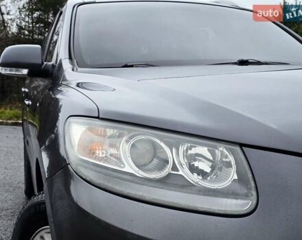 Серый Хендай Санта Фе, объемом двигателя 2.2 л и пробегом 229 тыс. км за 11999 $, фото 9 на Automoto.ua