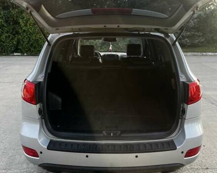 Серый Хендай Санта Фе, объемом двигателя 2.2 л и пробегом 300 тыс. км за 11000 $, фото 7 на Automoto.ua