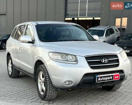 Серый Хендай Санта Фе, объемом двигателя 2.2 л и пробегом 279 тыс. км за 10890 $, фото 2 на Automoto.ua