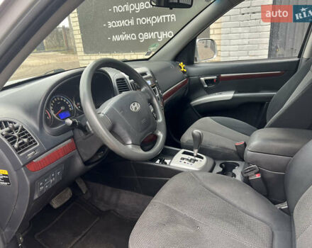 Серый Хендай Санта Фе, объемом двигателя 2.2 л и пробегом 272 тыс. км за 8900 $, фото 10 на Automoto.ua