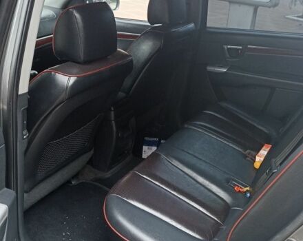 Сірий Хендай Санта Фе, об'ємом двигуна 2.2 л та пробігом 230 тис. км за 11000 $, фото 5 на Automoto.ua