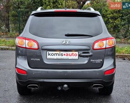 Серый Хендай Санта Фе, объемом двигателя 2.2 л и пробегом 229 тыс. км за 11999 $, фото 5 на Automoto.ua