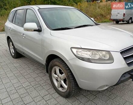 Серый Хендай Санта Фе, объемом двигателя 2.2 л и пробегом 240 тыс. км за 10200 $, фото 6 на Automoto.ua