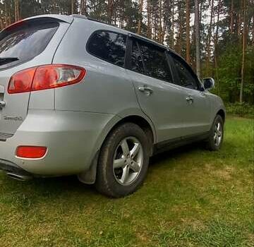 Серый Хендай Санта Фе, объемом двигателя 2.7 л и пробегом 238 тыс. км за 9800 $, фото 8 на Automoto.ua