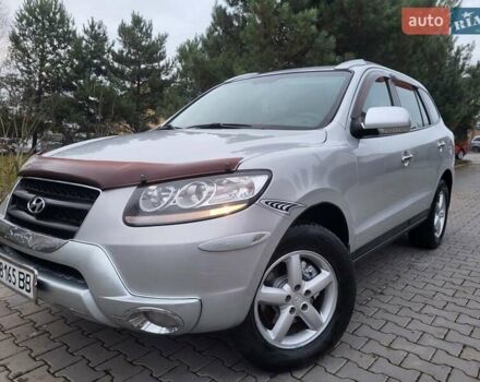 Серый Хендай Санта Фе, объемом двигателя 2.19 л и пробегом 252 тыс. км за 10300 $, фото 2 на Automoto.ua