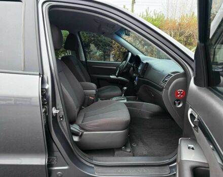 Серый Хендай Санта Фе, объемом двигателя 2.2 л и пробегом 229 тыс. км за 11999 $, фото 4 на Automoto.ua