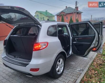 Серый Хендай Санта Фе, объемом двигателя 2.19 л и пробегом 252 тыс. км за 10300 $, фото 78 на Automoto.ua