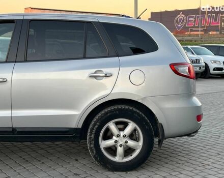 Серый Хендай Санта Фе, объемом двигателя 2.2 л и пробегом 279 тыс. км за 10890 $, фото 5 на Automoto.ua