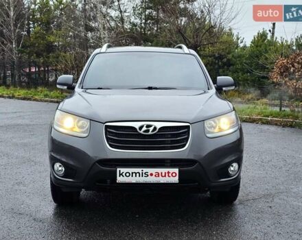 Серый Хендай Санта Фе, объемом двигателя 2.2 л и пробегом 229 тыс. км за 11999 $, фото 2 на Automoto.ua