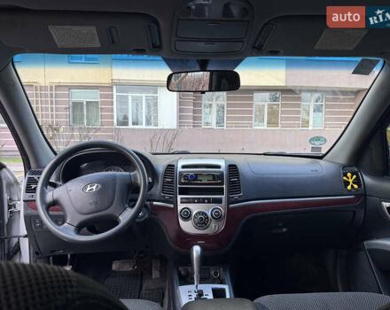 Серый Хендай Санта Фе, объемом двигателя 2.2 л и пробегом 274 тыс. км за 8600 $, фото 12 на Automoto.ua