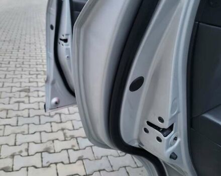 Серый Хендай Санта Фе, объемом двигателя 2.19 л и пробегом 252 тыс. км за 10300 $, фото 104 на Automoto.ua