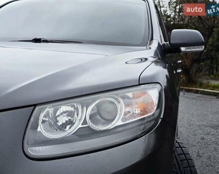 Серый Хендай Санта Фе, объемом двигателя 2.2 л и пробегом 229 тыс. км за 11999 $, фото 11 на Automoto.ua