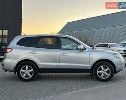 Серый Хендай Санта Фе, объемом двигателя 2.2 л и пробегом 279 тыс. км за 10890 $, фото 10 на Automoto.ua
