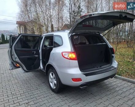 Серый Хендай Санта Фе, объемом двигателя 2.19 л и пробегом 252 тыс. км за 10300 $, фото 71 на Automoto.ua