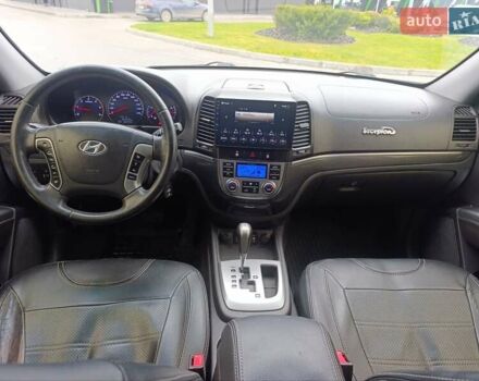 Сірий Хендай Санта Фе, об'ємом двигуна 2.2 л та пробігом 209 тис. км за 12500 $, фото 16 на Automoto.ua