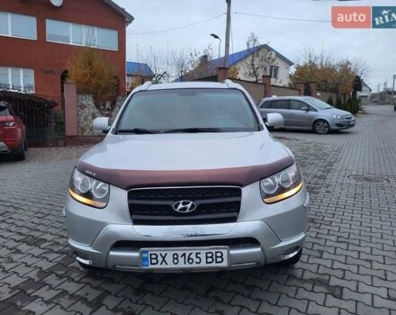 Серый Хендай Санта Фе, объемом двигателя 2.19 л и пробегом 252 тыс. км за 10300 $, фото 15 на Automoto.ua