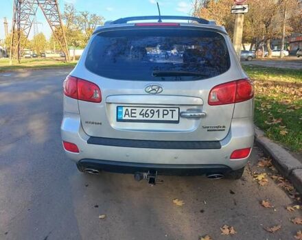 Серый Хендай Санта Фе, объемом двигателя 2.19 л и пробегом 227 тыс. км за 10600 $, фото 6 на Automoto.ua