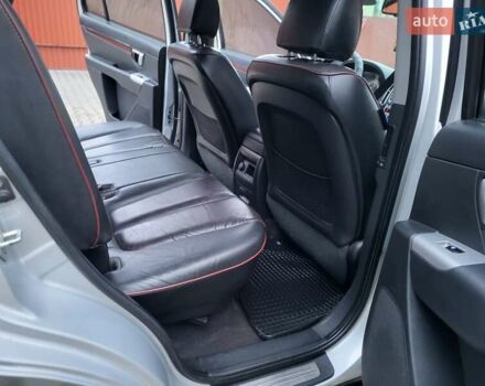 Серый Хендай Санта Фе, объемом двигателя 2.19 л и пробегом 252 тыс. км за 10300 $, фото 121 на Automoto.ua