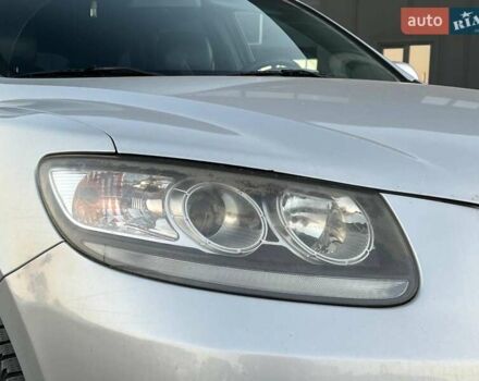 Серый Хендай Санта Фе, объемом двигателя 2.2 л и пробегом 279 тыс. км за 10890 $, фото 12 на Automoto.ua