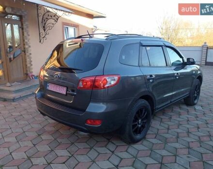 Серый Хендай Санта Фе, объемом двигателя 2.2 л и пробегом 185 тыс. км за 9800 $, фото 3 на Automoto.ua