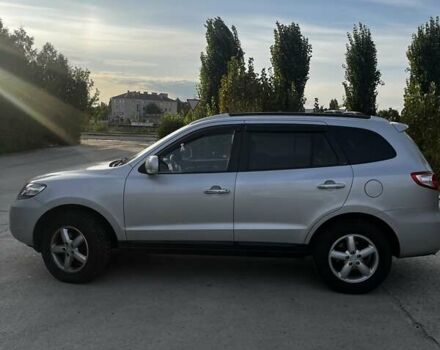 Серый Хендай Санта Фе, объемом двигателя 2.2 л и пробегом 300 тыс. км за 11000 $, фото 3 на Automoto.ua