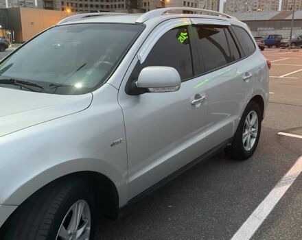 Серый Хендай Санта Фе, объемом двигателя 2 л и пробегом 270 тыс. км за 12000 $, фото 7 на Automoto.ua