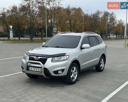 Серый Хендай Санта Фе, объемом двигателя 2.2 л и пробегом 266 тыс. км за 11700 $, фото 1 на Automoto.ua