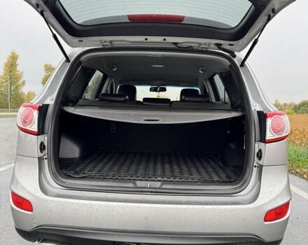 Серый Хендай Санта Фе, объемом двигателя 2.2 л и пробегом 161 тыс. км за 12400 $, фото 7 на Automoto.ua