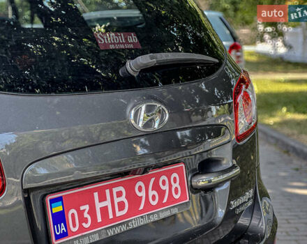 Серый Хендай Санта Фе, объемом двигателя 2.2 л и пробегом 229 тыс. км за 11900 $, фото 43 на Automoto.ua