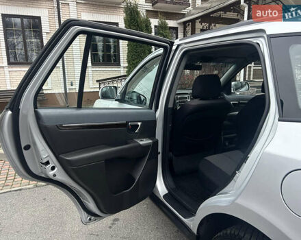 Сірий Хендай Санта Фе, об'ємом двигуна 2.2 л та пробігом 269 тис. км за 9990 $, фото 61 на Automoto.ua