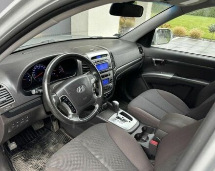 Серый Хендай Санта Фе, объемом двигателя 0 л и пробегом 220 тыс. км за 4449 $, фото 4 на Automoto.ua
