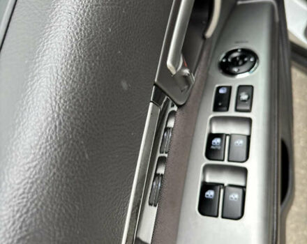 Серый Хендай Санта Фе, объемом двигателя 2.2 л и пробегом 262 тыс. км за 12500 $, фото 17 на Automoto.ua