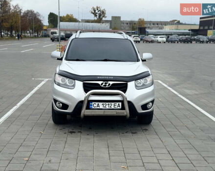 Серый Хендай Санта Фе, объемом двигателя 2.2 л и пробегом 266 тыс. км за 11700 $, фото 4 на Automoto.ua