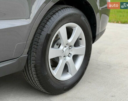 Серый Хендай Санта Фе, объемом двигателя 2.2 л и пробегом 193 тыс. км за 14900 $, фото 9 на Automoto.ua