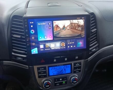 Серый Хендай Санта Фе, объемом двигателя 2.2 л и пробегом 180 тыс. км за 10700 $, фото 7 на Automoto.ua