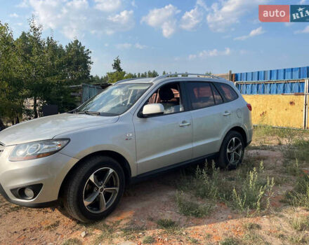 Сірий Хендай Санта Фе, об'ємом двигуна 2 л та пробігом 262 тис. км за 9800 $, фото 5 на Automoto.ua