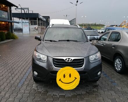 Серый Хендай Санта Фе, объемом двигателя 0 л и пробегом 406 тыс. км за 9057 $, фото 4 на Automoto.ua