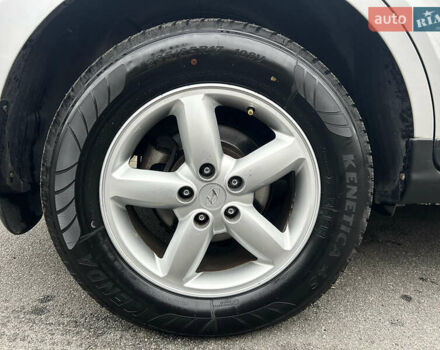 Сірий Хендай Санта Фе, об'ємом двигуна 2.2 л та пробігом 269 тис. км за 9990 $, фото 76 на Automoto.ua