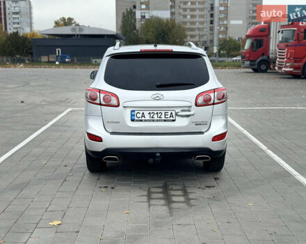 Серый Хендай Санта Фе, объемом двигателя 2.2 л и пробегом 266 тыс. км за 11700 $, фото 5 на Automoto.ua