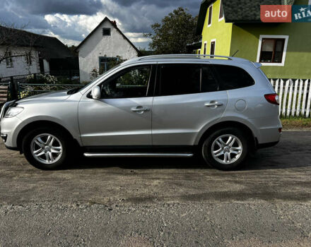 Серый Хендай Санта Фе, объемом двигателя 2.2 л и пробегом 235 тыс. км за 12900 $, фото 2 на Automoto.ua