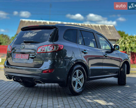 Серый Хендай Санта Фе, объемом двигателя 2.2 л и пробегом 229 тыс. км за 11900 $, фото 12 на Automoto.ua