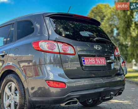Серый Хендай Санта Фе, объемом двигателя 2.2 л и пробегом 229 тыс. км за 11900 $, фото 24 на Automoto.ua
