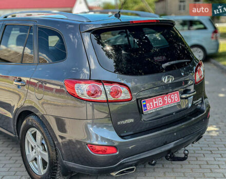 Серый Хендай Санта Фе, объемом двигателя 2.2 л и пробегом 229 тыс. км за 11900 $, фото 25 на Automoto.ua