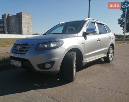 Серый Хендай Санта Фе, объемом двигателя 2 л и пробегом 370 тыс. км за 12200 $, фото 3 на Automoto.ua