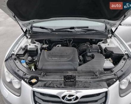 Серый Хендай Санта Фе, объемом двигателя 2.2 л и пробегом 258 тыс. км за 10950 $, фото 36 на Automoto.ua